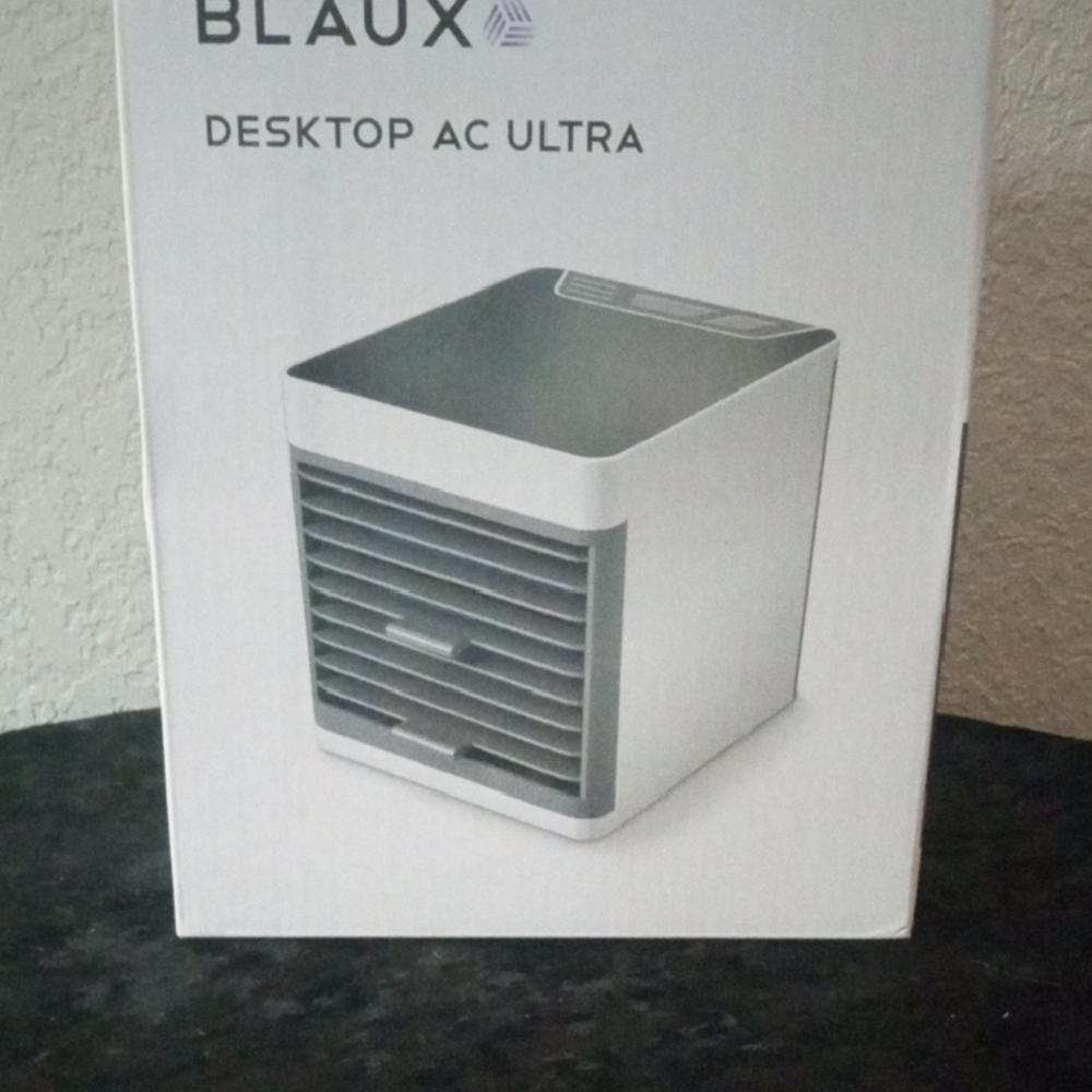 Desktop AC Ultra - White and Gray
